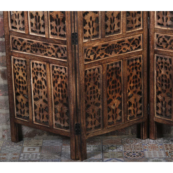 Wooden screen Firdaus