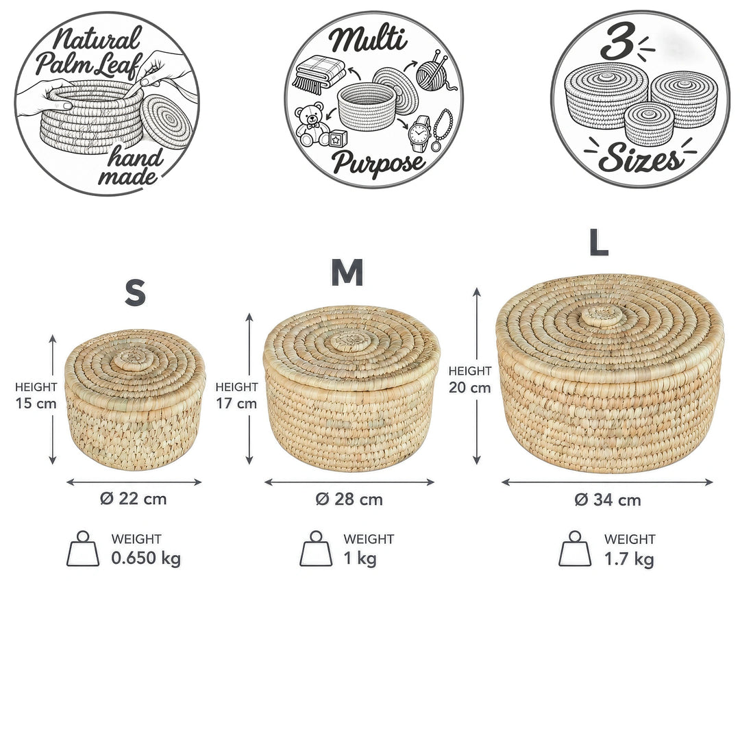 Manden van palmbladeren met deksel: S Ø 22 × 15 cm, 3,5 liter; M Ø 28 × 17 cm, 7 liter; L Ø 34 × 20 cm, 15 liter inhoud.