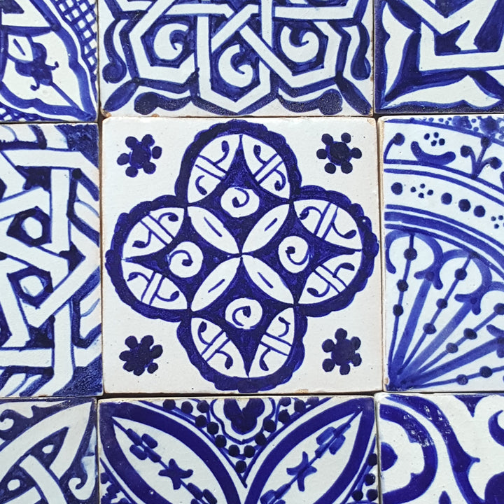 Handgeschilderde tegels blauw-wit mix