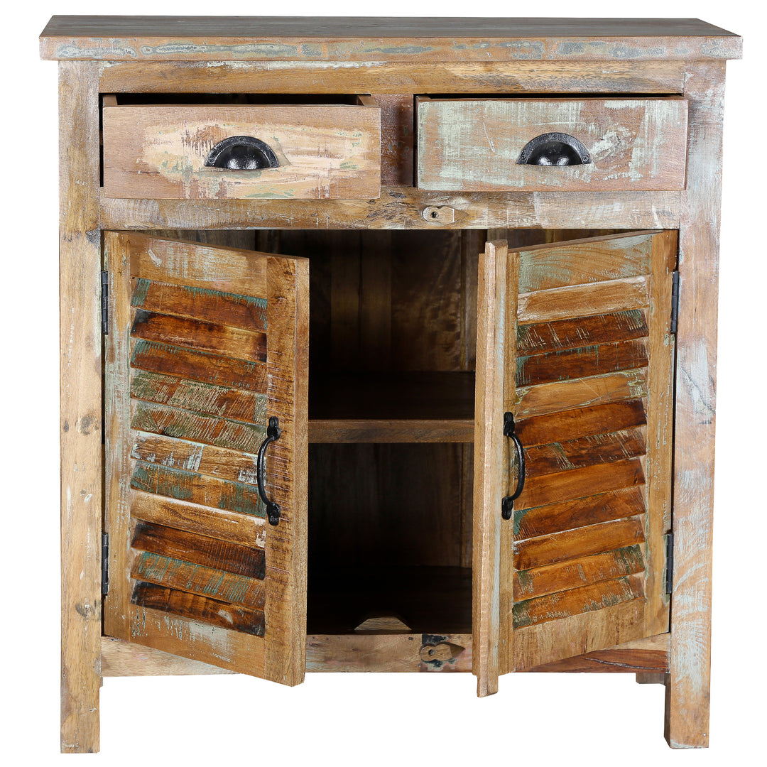 Highboard aus massivem Holz mit geöffneten Türen und Schubladen, freigestellt auf weißem Hintergrund