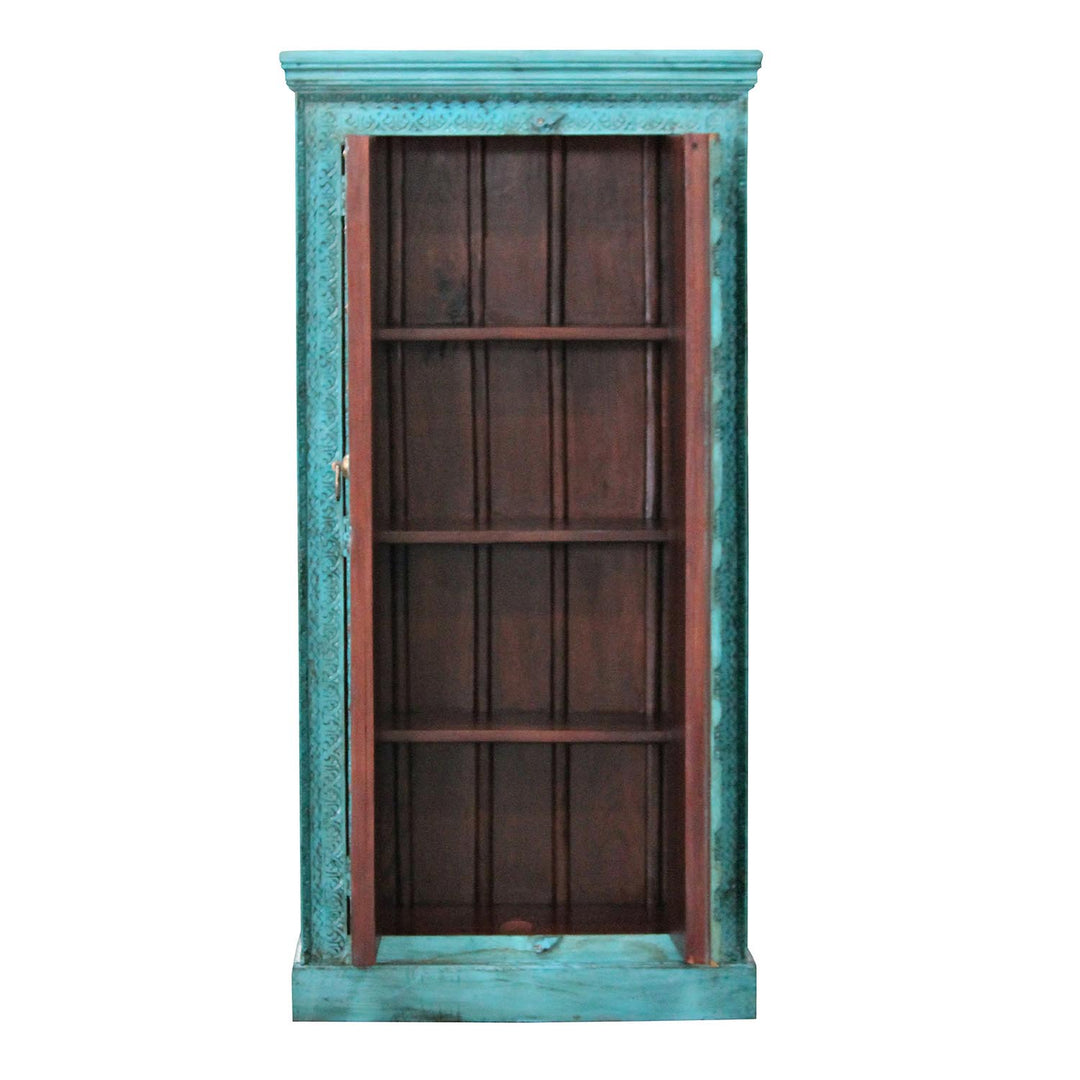Open turquoise mangohouten kast met drie legplanken die de binnenruimte verdelen in vier opbergvakken.