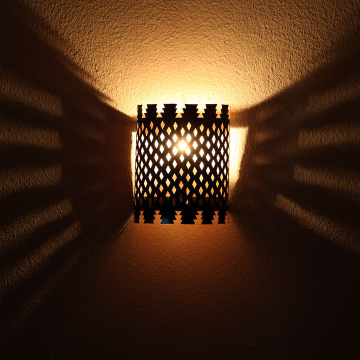 Oosterse ijzeren wandlamp EWL09