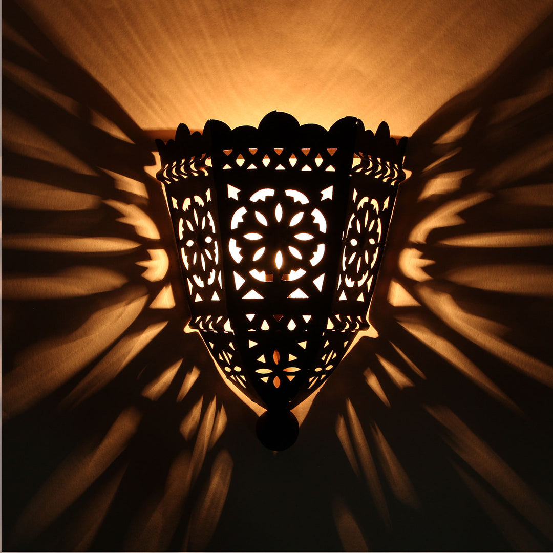 Oosterse ijzeren wandlamp EWL10